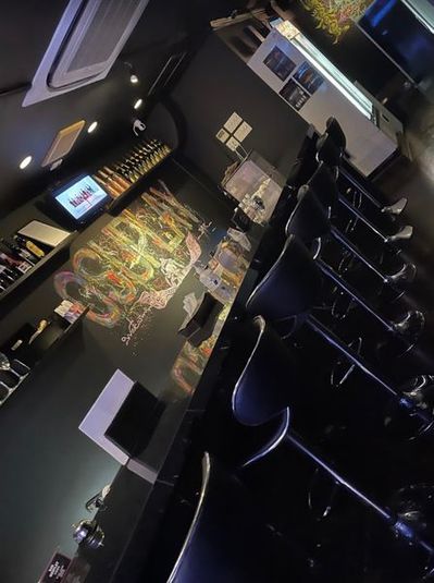 カラオケ付きボックス席ありのバースペース - カラオケバースペース　OSUPLAY