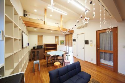 パーティーライトあり - 《Fali-Studio》調布三鷹吉祥寺レンタルスペース  談話室会議室【調布👨‍👩‍👦‍👦三鷹🎮吉祥寺】８の室内の写真