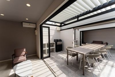 【BBQキッチンB】キッチン・BBQグリル完備！天候に左右されずにパーティーをお楽しみいただけます🔥✨ - HUBHUB新百合ヶ丘