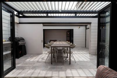 HUBHUB新百合ヶ丘 BBQキッチンBの室内の写真