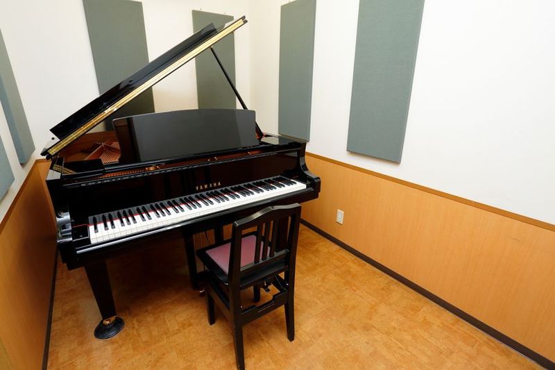 グランドピアノです。 - ヤマハひたち野うしく総合センター グランドピアノ練習室　S2の室内の写真