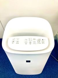 貸し会議室・コワーキングスペース【まなクル江坂】 小研修室（16名）の設備の写真