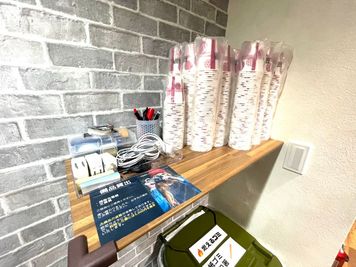 いい会議室 赤坂見附 【赤坂見附駅すぐの会議室◎】4名会議室＜RoomD＞ モニター有の室内の写真