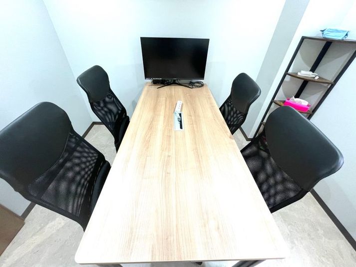 【赤坂見附駅すぐの会議室◎】4名会議室＜RoomD＞ モニター有 - いいオフィス赤坂見附2nd(旧いい会議室赤坂見附)