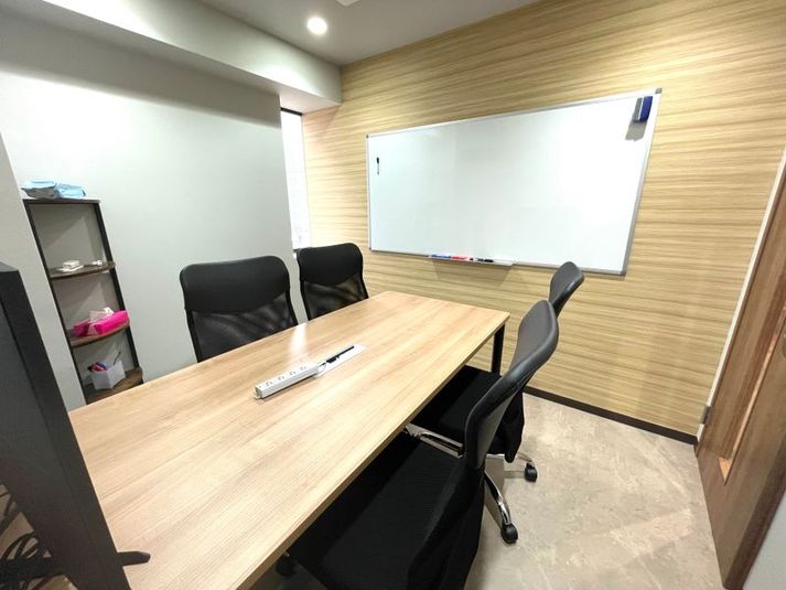 【赤坂見附駅すぐの会議室◎】4名会議室＜RoomD＞ モニター有 - いいオフィス赤坂見附2nd(旧いい会議室赤坂見附)