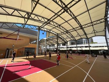 JR川崎駅徒歩5分！450㎡のバスケコート1面貸切！CM/PV撮影やイベントに最適！ - 【JR川崎駅徒歩5分のバスケコート】サンダースコート