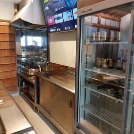 ホシザキ冷蔵ショーケース・二口ガスコンロ - maruei 昭和レトロなレンタルカフェスペース・撮影会。二条城北！の設備の写真