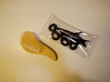 クシ・ヘアゴム・クリップ - 【レンタルサロン伏見】 🎐夏限定価格🉐【伏見駅徒歩5分】完全個室｜バリ風🌿[17]の設備の写真
