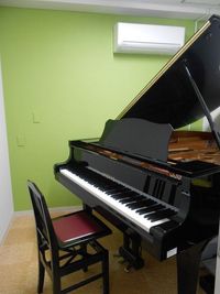 ヤマハミュージック直営教室！グランドピアノが弾けるお部屋です。 - 茨木センター