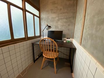 町家ライブラリーぬい 個室ブースH-1の室内の写真