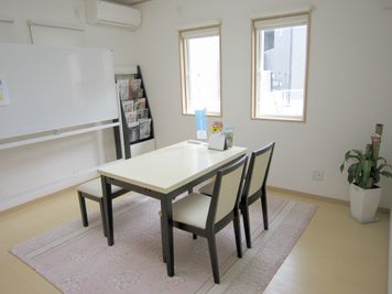 レンタルスペース「ログカフェ」 C-roomの室内の写真