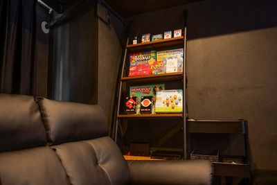 鑑賞に疲れたときは、アナログな時間を楽しむのも良いでしょう。 - 455_SpemoCINEMA渋谷神南 レンタルスペースの室内の写真