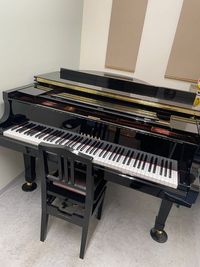 ピアノC1です。 - ミュージックセンター泉佐野 グランドピアノ・エレクトーン防音部屋　Ｓ２の設備の写真