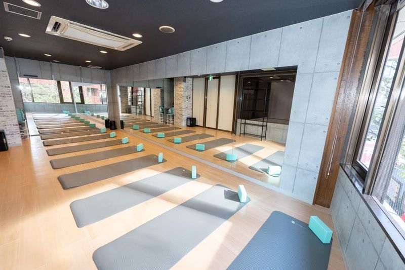 新宿で一番駅近＆最安＆広い　ダンス・ピラティス等の多目的スタジオ - スタジオOneStep＿新宿