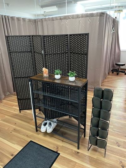 マッサージ施術スペース　ベット、カーテンあり - もみの匠　大船店