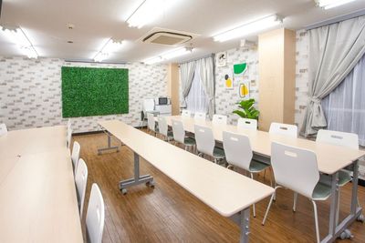 大宮駅から徒歩3分!最大40名!土足OK!飲食持込可!懇親会/ボドゲ/会議/セミナー/女子会等で利用可能!貸会議室KS7大宮室内 - 貸会議室KS7大宮 大宮駅徒歩3分！最大40名/パーティー/懇親会/ボドゲ/に最適の室内の写真