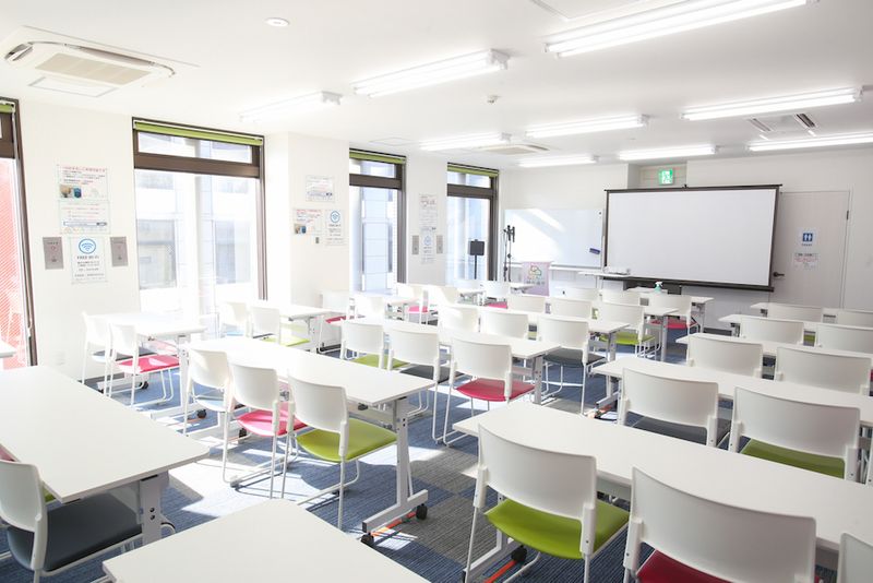 天神601会議室⇨定員50名+予備椅子11 - みんなの貸会議室天神西通り北店