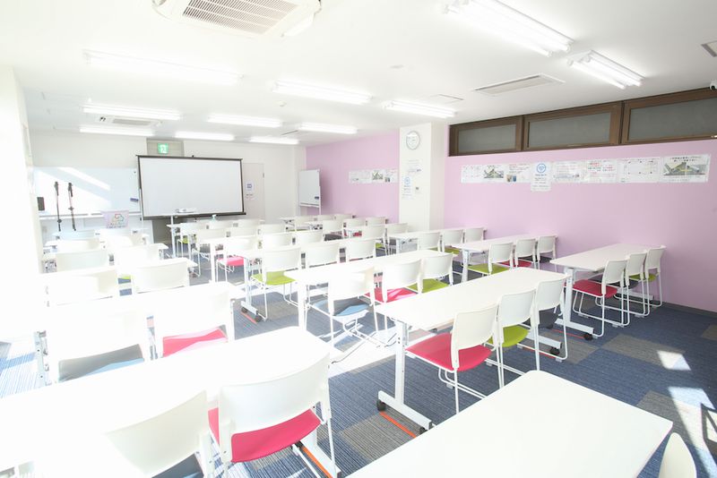 天神601会議室⇨定員50名+予備椅子11 - みんなの貸会議室天神西通り北店