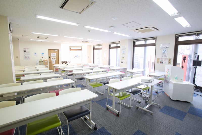 天神701会議室⇨定員50+予備11 - みんなの貸会議室天神西通り北店