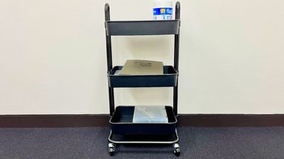 ワゴンに備品をいろいろご用意しています - レンタルスペースLimone(リモーネ)水道橋の設備の写真
