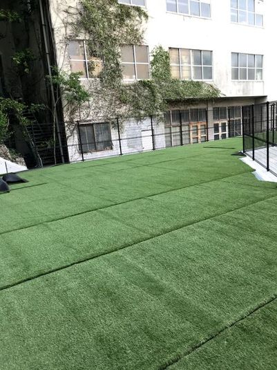 トレーニングジム付属の人工芝スペース - Trainig Studio Impress 人工芝スペース