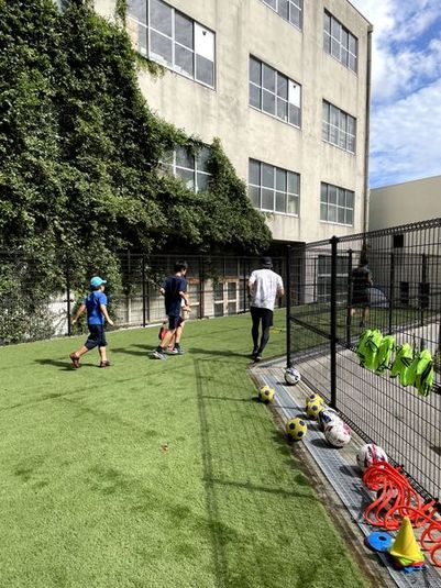 トレーニングジム付属の人工芝スペース - Trainig Studio Impress 人工芝スペース