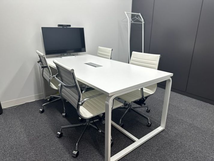 ServiceOffice W 天満橋 貸会議室A(4名) - ServiceOffice W 天満橋（サービスオフィスダブル）