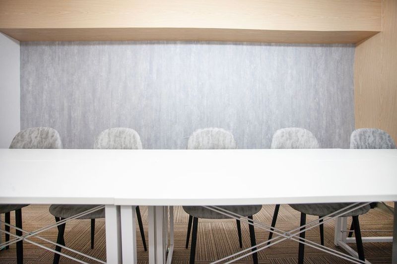 【新宿駅徒歩1分】最大10名/会議室/セミナー/ボドゲ 新宿Ｂ - 《RIVERLD新宿》