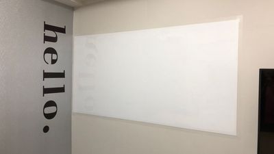 壁面ホワイトボード180cm - CocoBizⅥ銀座/銀座一丁目駅徒歩1分/会議/ボドゲ/オフ会 銀座一丁目駅徒歩1分【CocoBizⅥ銀座】会議/ボドゲ/オフ会の室内の写真