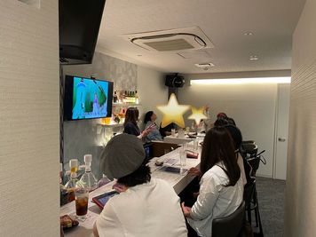 リピートでのご利用も多いスペースです - カラオケBarうたたね　荻窪店 カラオケ付きレンタルスペースの室内の写真