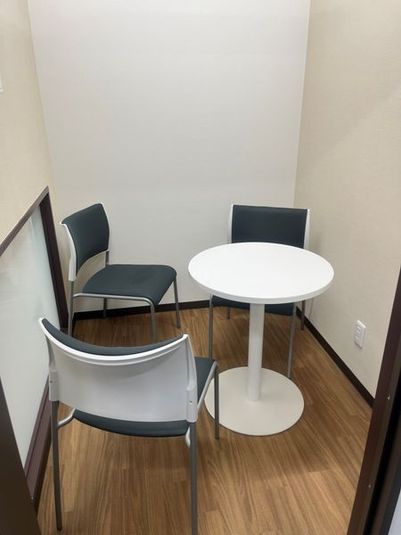 roomB　ミーティングルーム - イナバボックス　時間貸しスペース藤が丘店