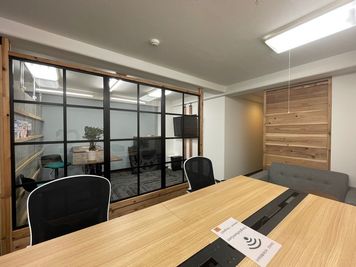 【地下鉄御堂筋線 本町駅徒歩2分】フリードリンク・無料Wi-Fi・コピー・大型モニター有 - 【大阪メトロ御堂筋「本町」駅徒歩2分 】オレンジワーク本町店
