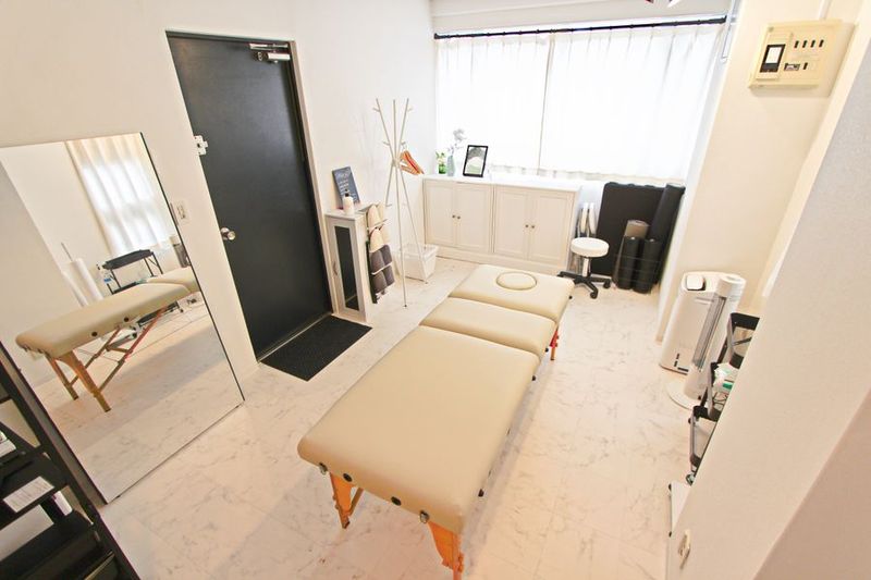 部屋全体 - レンタルサロンtreat立川 完全個室プライベートサロンの室内の写真