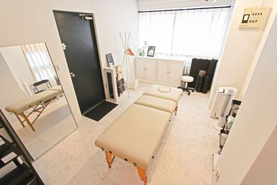 【立川駅5分】完全個室レンタルサロン🌿シンプルでエレガントな雰囲気の良質空間✨無料備品を多数ご用意 - レンタルサロンtreat立川店