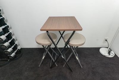 机、椅子 - レンタルジムAivic築地の設備の写真