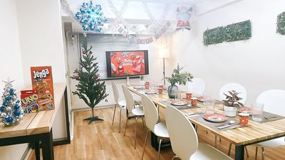 2023　クリスマス装飾
※紙皿・紙コップはございません - Colormell（カラメル）六本木1号店 会議・デスクワーク専用🉐プラン｜〜12名の室内の写真