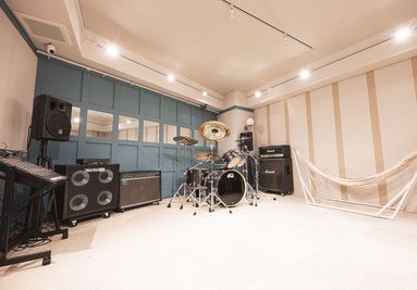 【田町駅｜芝浦ふ頭駅】完全防音｜バンドリハーサル・ライブ配信・Youtube撮影・MV写真撮影・ダンスレッスンも◎ - 港区芝浦・海岸エリアの音楽スタジオ/撮影スタジオ