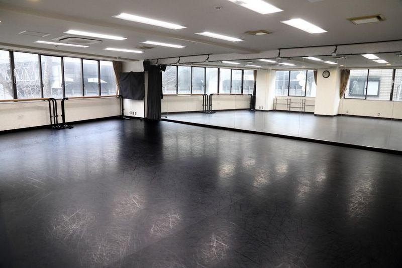 80㎡超の広々スタジオ　明大前駅から徒歩2分 - アテール明大前第１スタジオ