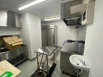 KitchenGATE日本橋浜町 厨房設備完備のレンタルキッチンの室内の写真