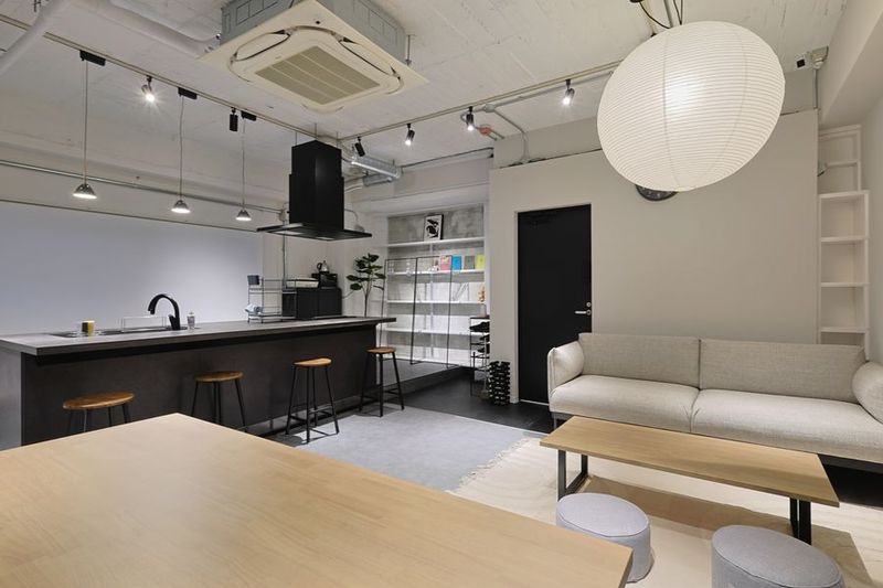 ドットブリッジ本町 - しのけんはらぺこキッチンハウス＜dot bridge本町＞