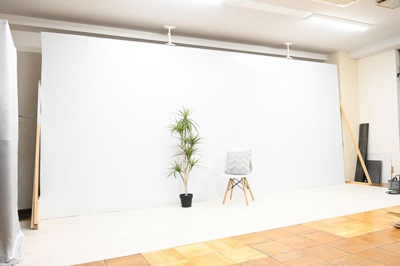 【ばるこのスタジオ】白壁白床。自然光で撮影できるレンタルスタジオ - 【ばるこのスタジオ】広々70㎡の自然光で撮影できる大型スタジオ