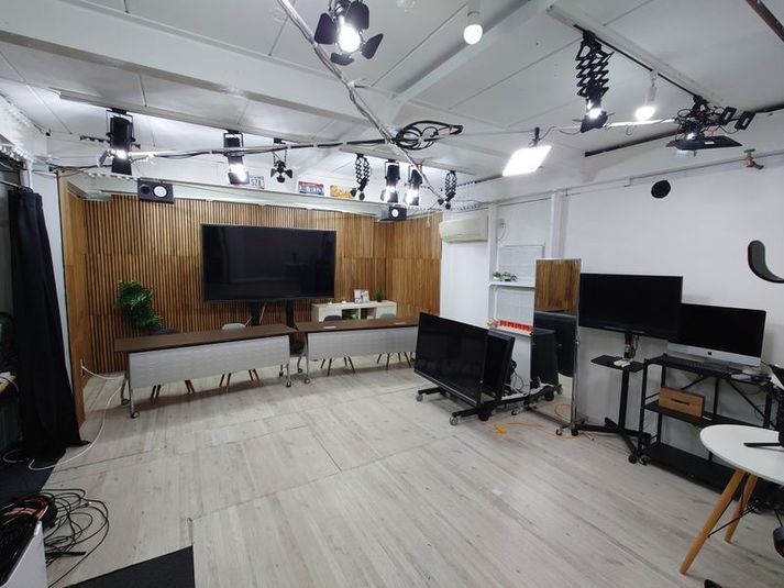 OMO STUDIO オモスタ - OMO STUDIO "オモスタ”