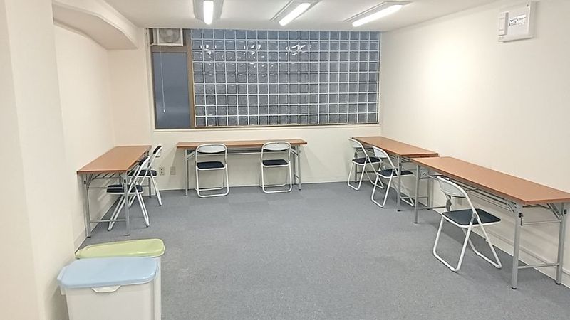 新城BASE 高校生・大学生・社会人専用の自習室　新城ＢＡＳＥの室内の写真