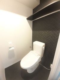 施設内温水トイレ完備 - ALLYGYM（レンタルジムスペース、パーソナル施設）の設備の写真