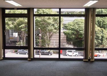 スタンダード会議室　新宿ガーデン店 4階D会議室の室内の写真