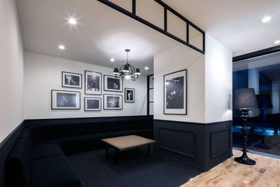 フロア内にあるラウンジ - AITビル2F スズキカズヒロダンススクールのその他の写真