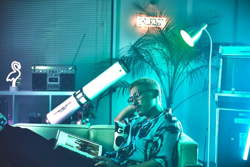 近未来SF、FUTURE RETROがテーマのスペースです - RAWAVEスタジオ