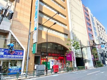  スタンダード会議室　神田店  2階ホールの入口の写真