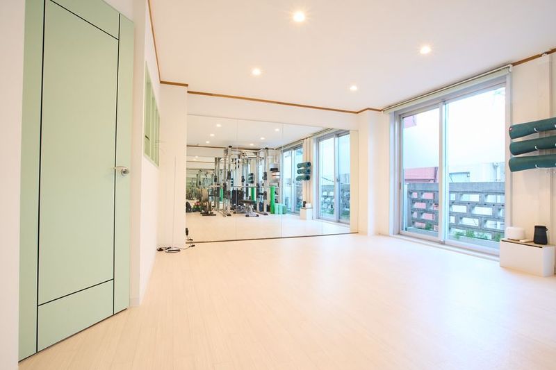 ヨガスタジオカルナ六本木 - ヨガスタジオカルナ六本木