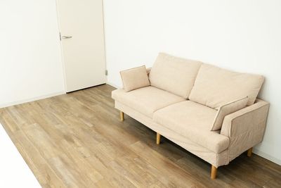 2人掛けソファーを完備 - SHIROHORI STUDIO BOKU WHITEの室内の写真